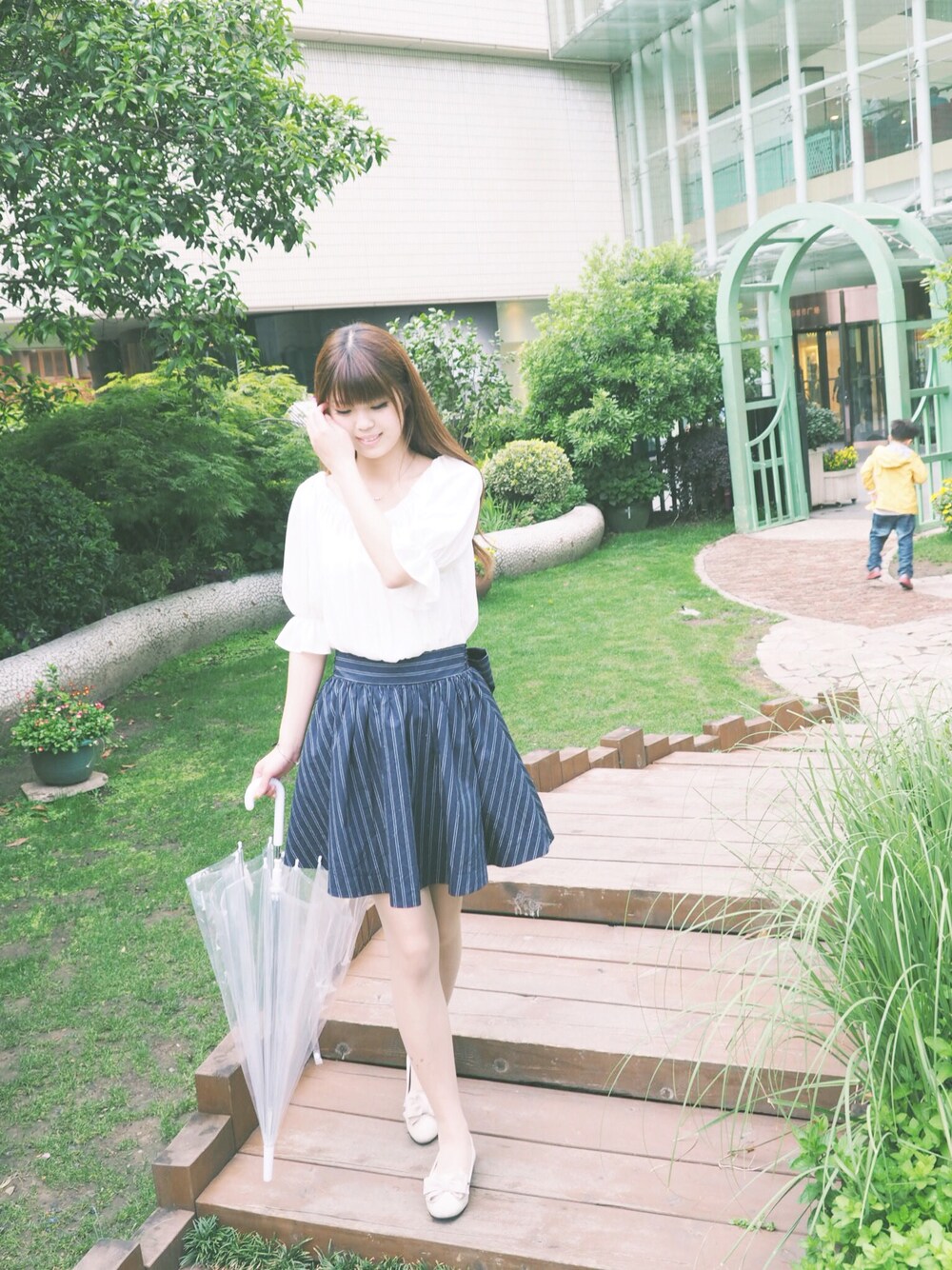 「SNIDELのアイテム（ワンピース、ブルー系）」を使った、_小白菜さん（レディース・165cm）の春コーディネートの1枚目の写真