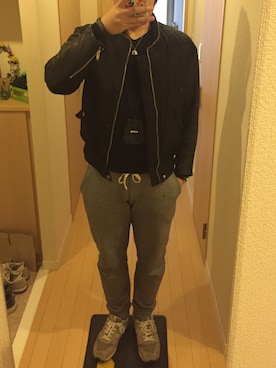 「アイテム（チャーム、ブルー系）」を使った、Cさん（メンズ・175cm）の春コーディネート