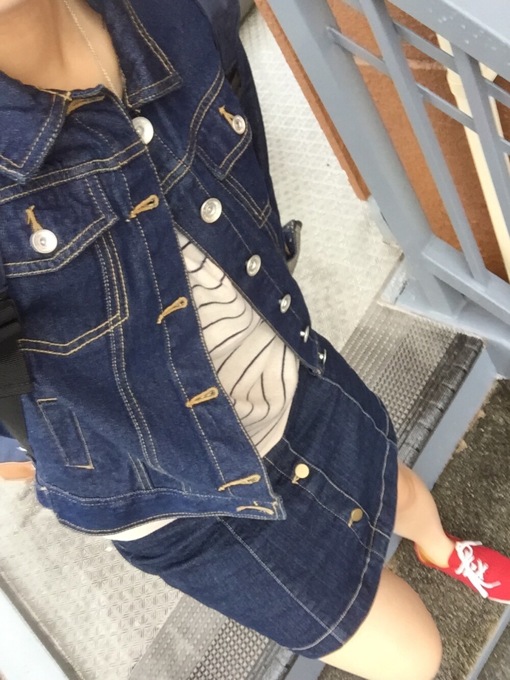 「ニット帽、GU、バックパック、デニム オン デニム」｜「no brandのアイテム（デニムジャケット、ブルー系）」を使った、riiano◡̈⃝︎⋆︎*さん（レディース・163cm）の秋コーディネートの1枚目の写真
