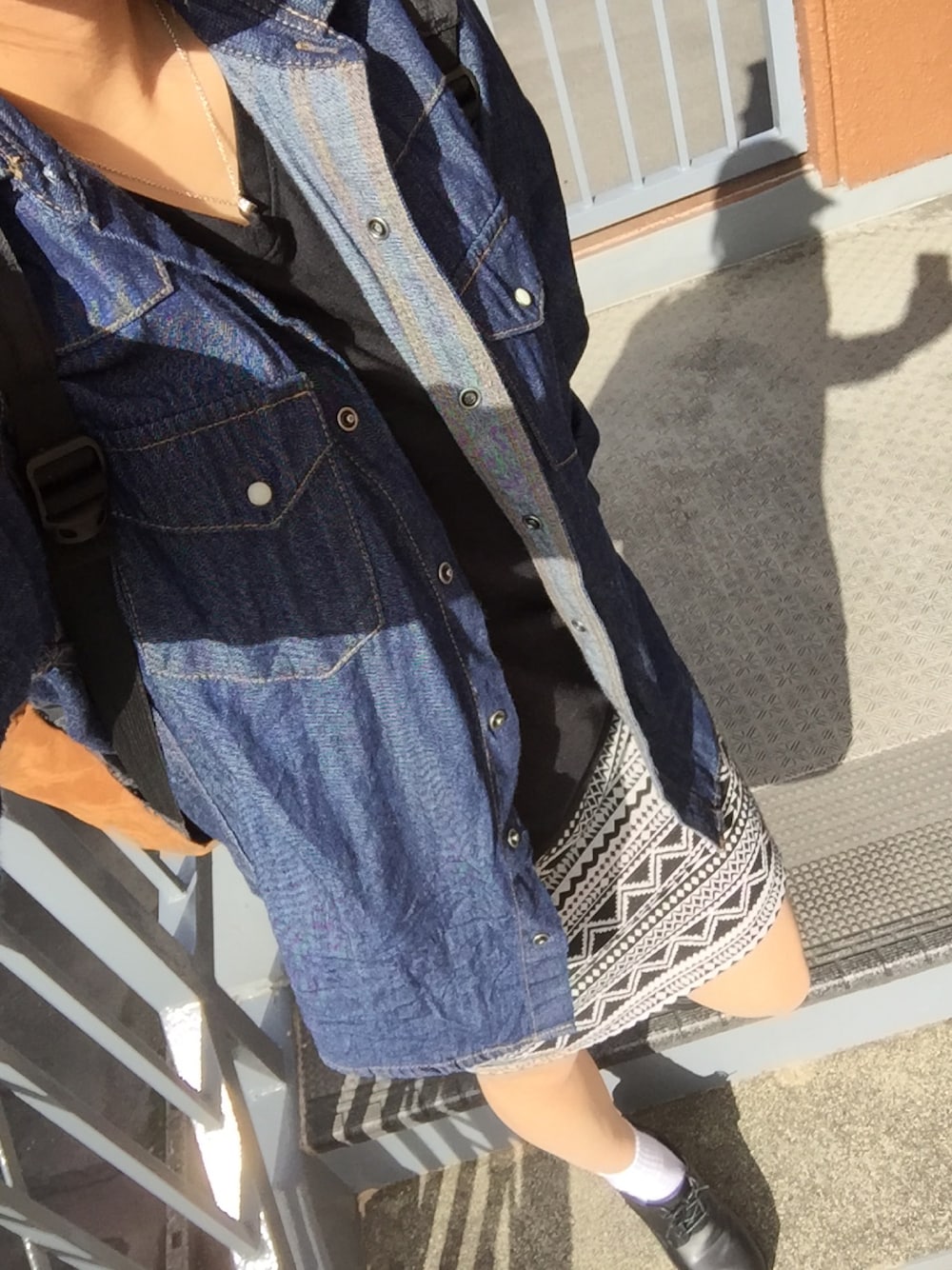 「デニム、オルテガ、WEGO、CAP」｜「今日はこっち被りwのアイテム（キャップ、ブラウン系）」を使った、riiano◡̈⃝︎⋆︎*さん（レディース・162cm）の秋コーディネートの1枚目の写真