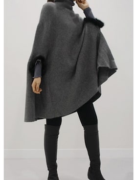 「アイテム（ポンチョ）」を使った、holicholicさん（レディース・160cm）の冬コーディネート