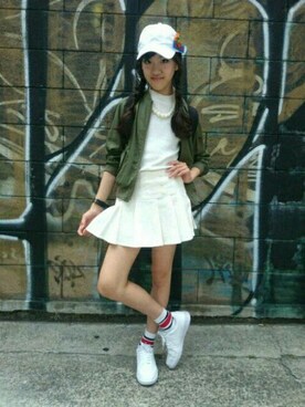 「白キャップ」｜「アイテム（ミリタリージャケット）」を使った、hocchiさん（レディース・157cm）の夏コーディネート