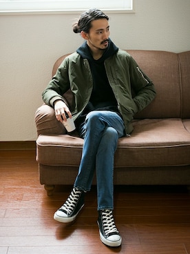「URBAN RESEARCH（アーバンリサーチ）のアイテム（MA-1）」を使った、otsukiさん（メンズ・184cm）の冬コーディネート
