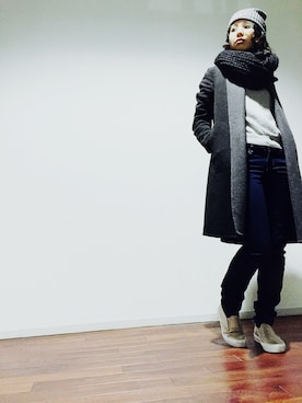 「オールグレー」｜「アイテム（デニムパンツ）」を使った、yukaさん（レディース・160cm）の冬コーディネート