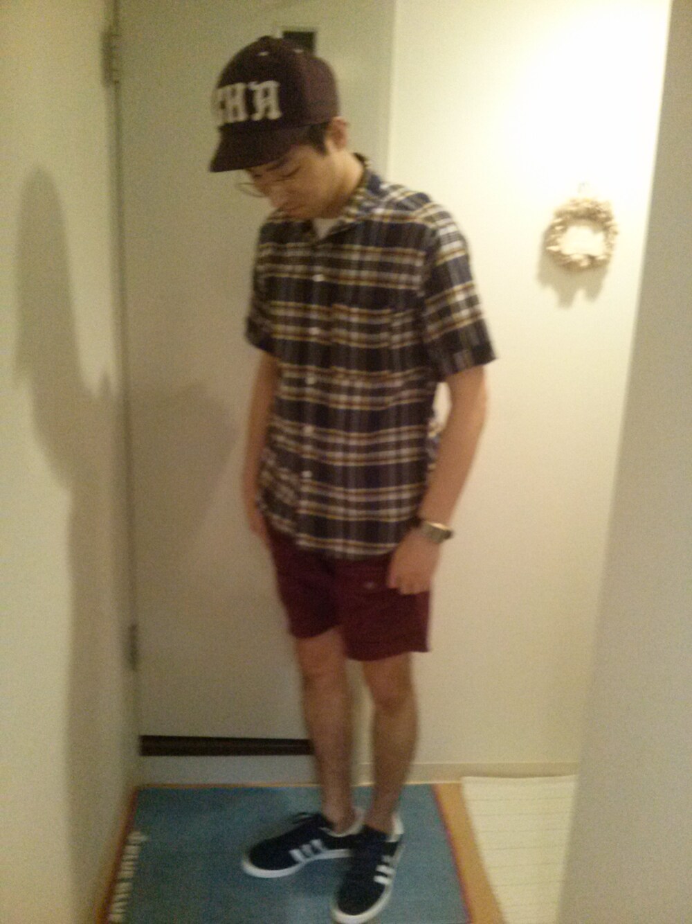 「blue books co. のbaseball cap (my order)（キャップ、ブラウン系）」を使った、チャムさん（メンズ・173cm）の夏コーディネートの1枚目の写真