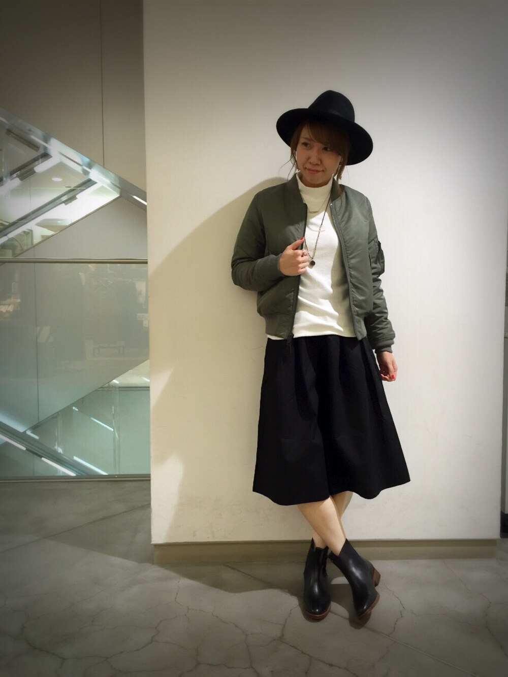 「Rinajour、AVIREX、MA-1、ミリタリー、キュロット、サイドゴアブーツ、palanco」｜「RinajourのRinajour (リナジュール）　AVIREX別注　柄リバーシブル 　MA-1   (9950)（MA-1、グリーン系）」を使った、wadashioさん（レディース・163cm）の秋コーディネートの1枚目の写真