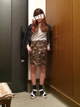 「迷彩柄」｜「アイテム（その他アウター）」を使った、suzyさん（レディース・161cm）の春コーディネート