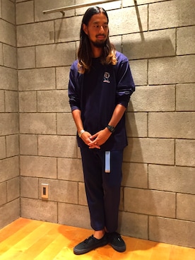 「BRAIN DEAD（ブレインデット）のアイテム（Tシャツ/カットソー、ブルー系）」を使った、Tomoyoshi Tsuchiyaさん（メンズ・175cm）の秋コーディネート