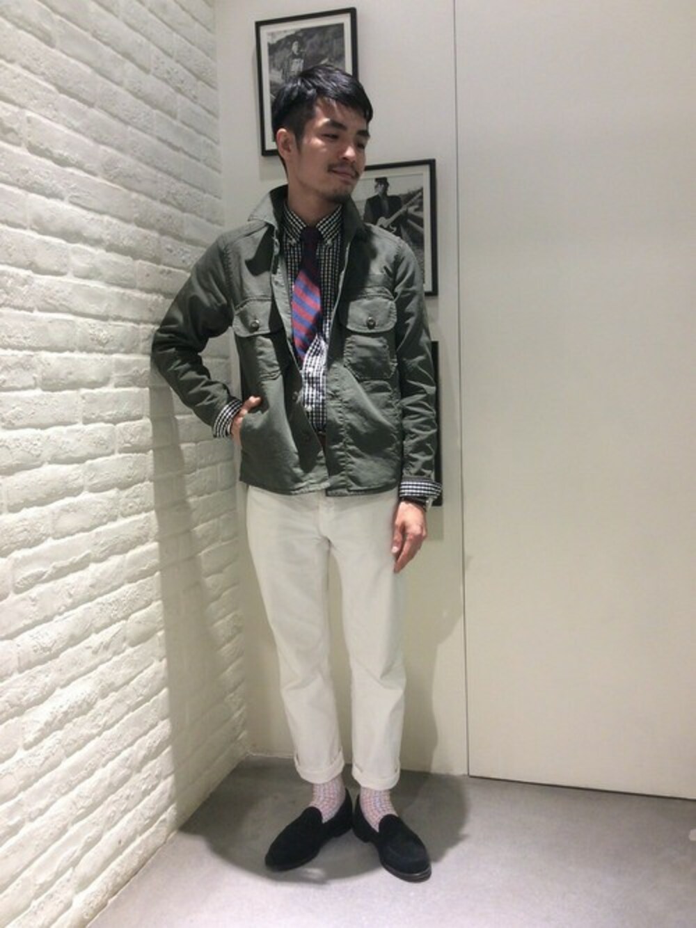 「ミリタリー、ホワイト、ギンガムチェック、オリーブ、ALDEN、Levi's、レジメンタル、beams plus、スウェードローファー、ピケ」｜「BEAMS PLUSのBEAMS PLUS / CPO ライトピケブルゾン（ブルゾン、グリーン系）」を使った、haraShinさん（メンズ・166cm）の春コーディネートの1枚目の写真