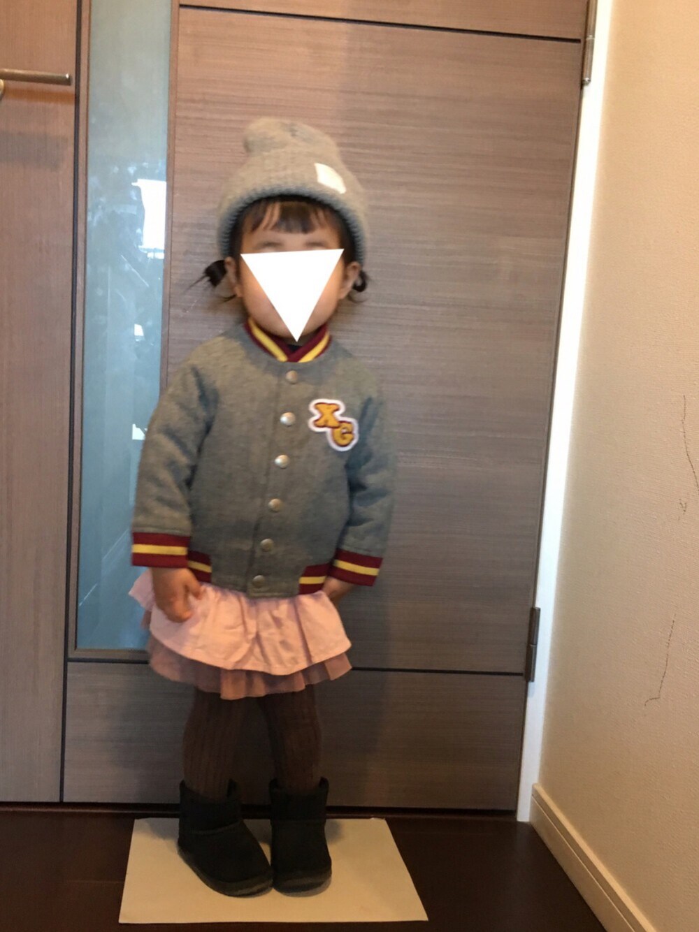 「キッズコーデ、スタジャン」｜「X-girl Stagesのアイテム（ジャケット/アウター、グレー系）」を使った、Ripiさん（キッズ・90cm）の秋コーディネートの1枚目の写真