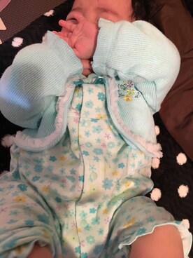 「トイザらスのアイテム（ロンパース、ブルー系）」を使った、ミックスジュースさん（レディース）の冬コーディネート