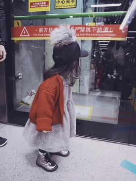 「アイテム（ブーツ、シルバー系）」を使った、Chloeeeeeeng410さん（キッズ・90cm）の冬コーディネート