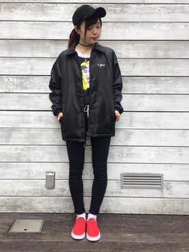 山﨑 彩花使用「X-girl（【store/大阪/WEB限定】CURSIVE LOGO COACH JACKET）」的時尚穿搭