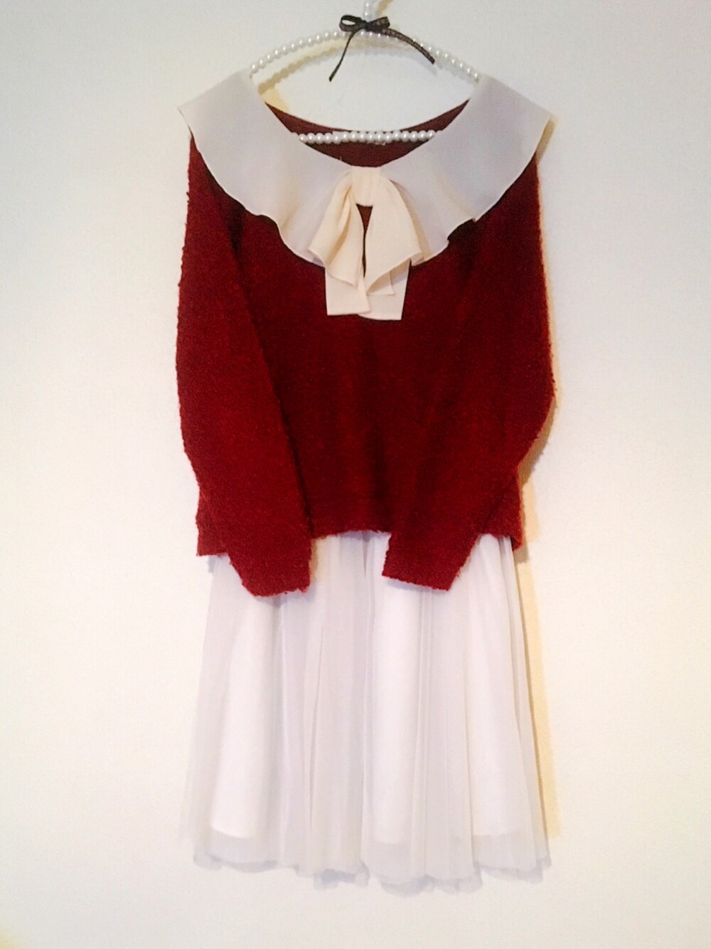 「エンジ色、ガーリー」｜「OLIVE des OLIVEのアイテム（ニット/セーター、レッド系）」を使った、dorothyさん（レディース・160cm）の秋コーディネートの1枚目の写真