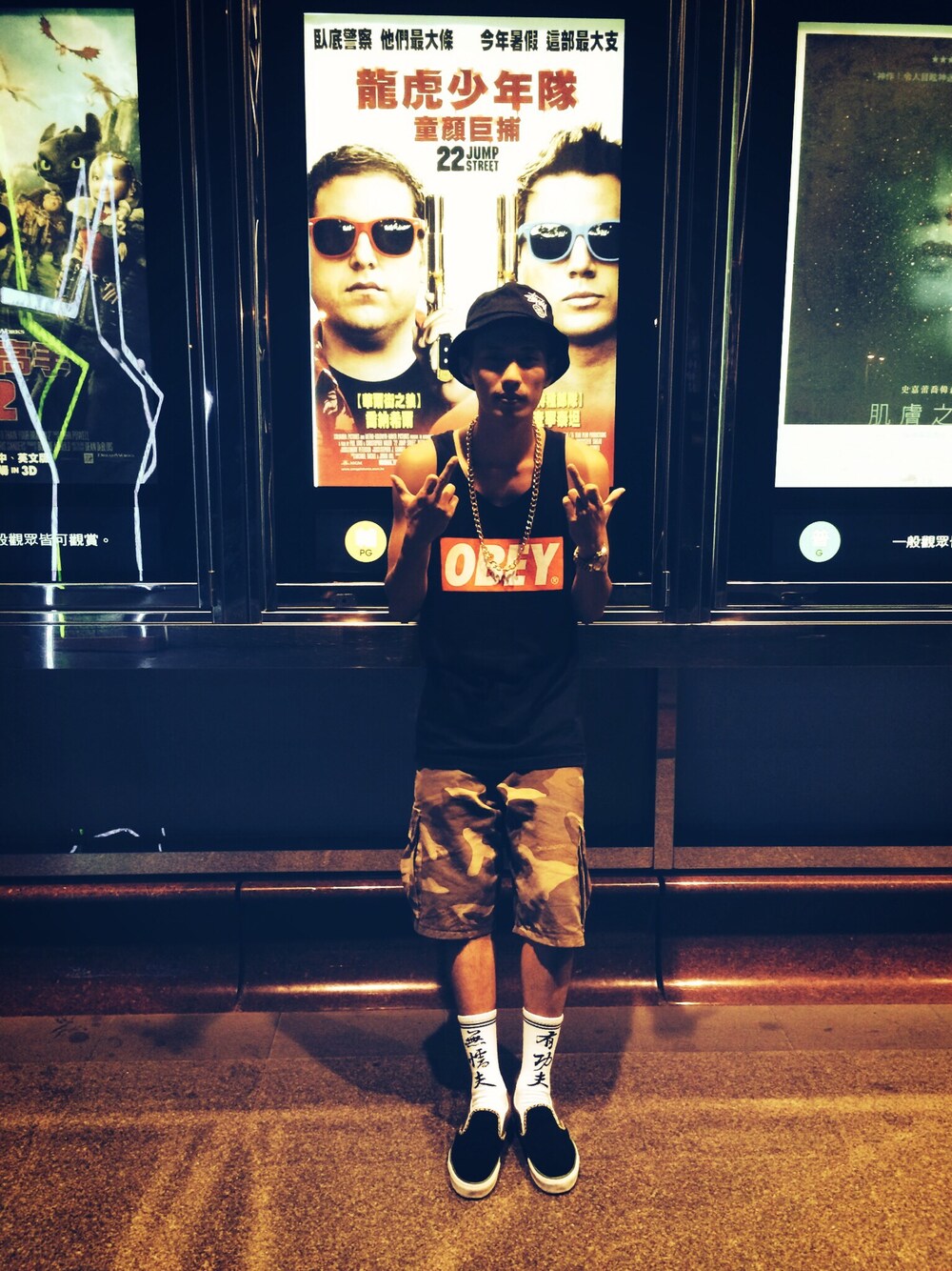 「stussy、OBEY、MichaelKors、pony」｜「Dr. Martensのアイテム（ブーティ、ブラック系）」を使った、Andyさん（メンズ・175cm）の夏コーディネートの1枚目の写真