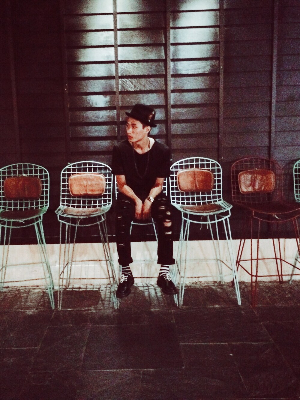 「Dr.Martens、ZARA、brixton、MichaelKors、PAZZO」｜「Dr. Martensのアイテム（ブーティ、ブラック系）」を使った、Andyさん（メンズ・175cm）の夏コーディネートの1枚目の写真