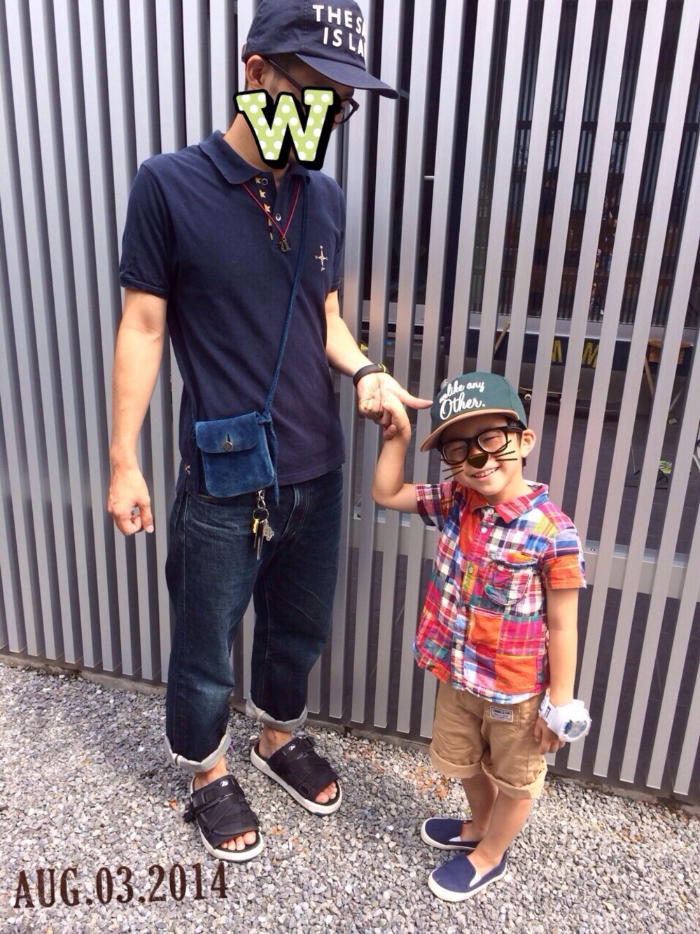 「キャップ、チェックシャツ、パパコーデ、ダテメガネ、スリッポン、visvim、ポロシャツ、uniform experiment、サンダル、GAP」｜「アイテム（メガネ、ブラック系）」を使った、HALnon14さん（キッズ・110cm）の夏コーディネートの1枚目の写真