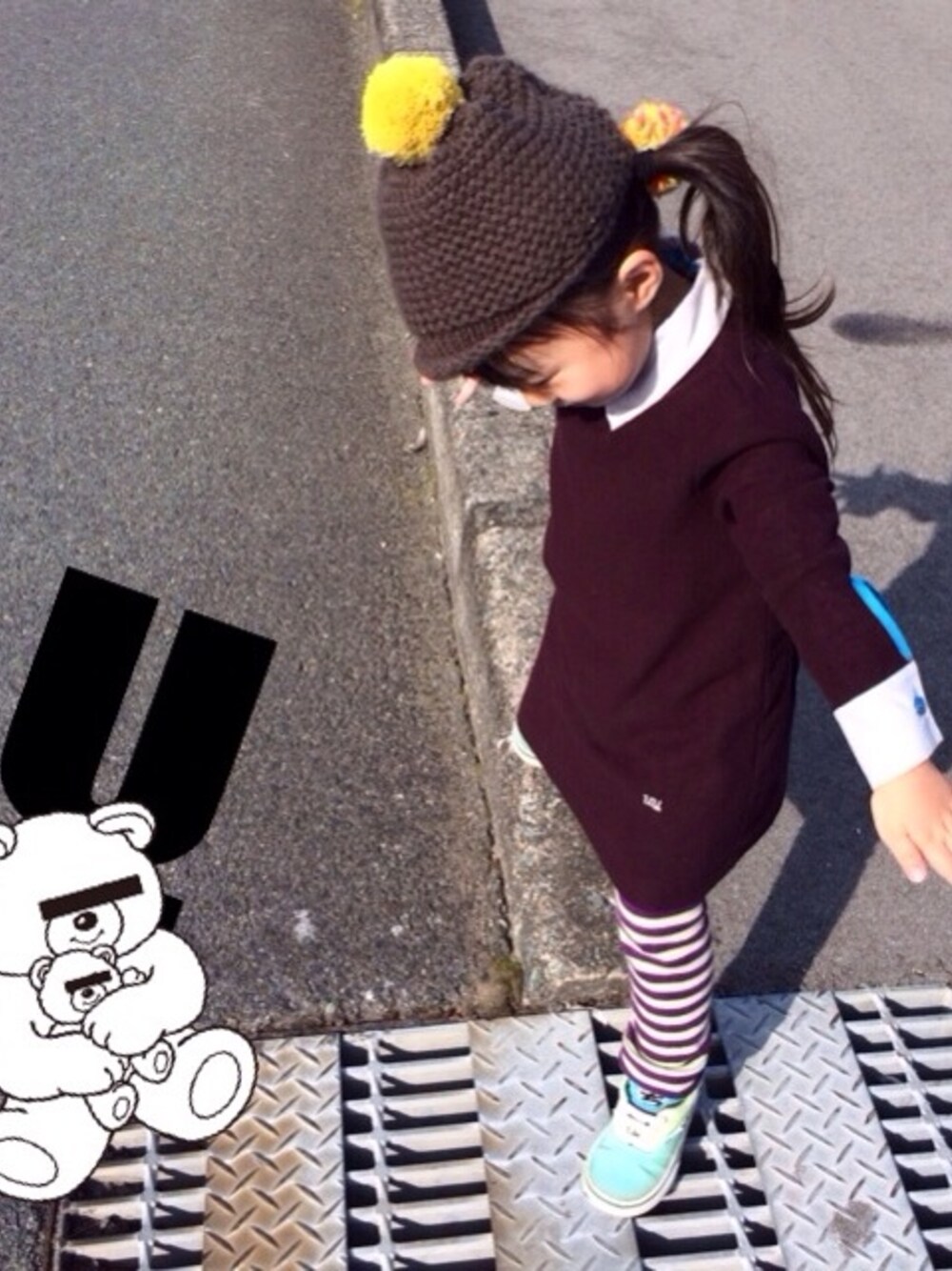 「エンジ色、UNIQLO、uu、ポンポン帽子、ボーダー、VANS」｜「VANSのアイテム（スニーカー、グリーン系）」を使った、HALnon14さん（キッズ・90cm）の冬コーディネートの1枚目の写真