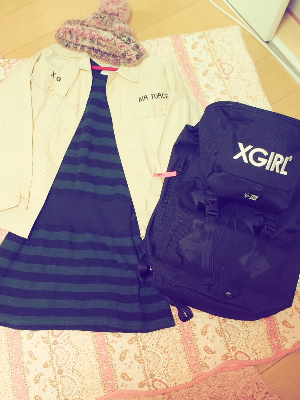 「大きめリュック、エックスガール」｜「X-girlのX-girl×NEW ERA RUCKSACK（バックパック/リュック、ブラック系）」を使った、みぽにょさん（レディース・159cm）の冬コーディネートの1枚目の写真