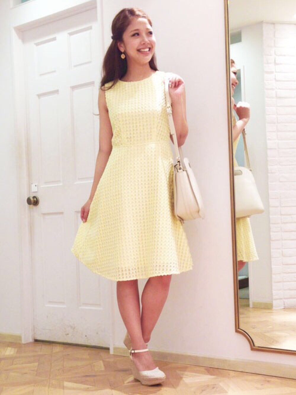 「ワンピース、ワントーンコーデ、夏、イエロー、ウェッジソール、white、ootd、シンプルコーデ、リゾートスタイル、エスパドリーユ」｜「Soareakのｶｯﾄｼﾞｬｶｰﾄﾞﾌﾚｱﾜﾝﾋﾟｰｽ（ワンピース、イエロー系）」を使った、Yahhoさん（レディース・164cm）の夏コーディネートの1枚目の写真