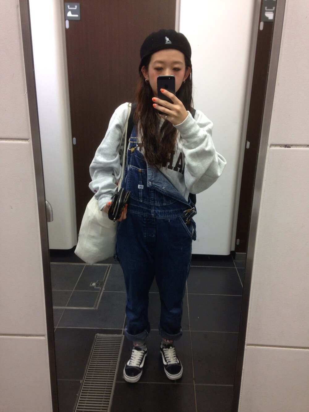 「カンゴール、チャンピオン、VANS、oldskool、skeat、LEE」｜「Leeのアイテム（つなぎ/オールインワン、その他）」を使った、Mikuさん（レディース・154cm）の秋コーディネートの1枚目の写真