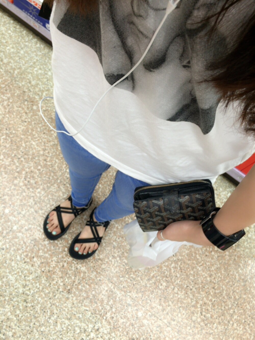 「キース・ヘリング、chaco、ZARA、Baby-G」｜「Keith Haringのアイテム（トップス、ホワイト系）」を使った、Mikuさん（レディース・154cm）の夏コーディネートの1枚目の写真