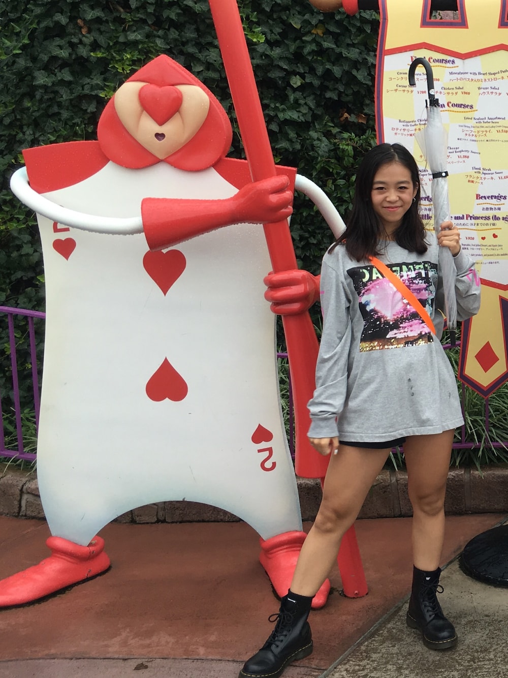 「c.e、Dr.Martens、8ホール、FOREVER 21、crank」｜「C.EのC.E / シーイー PINK NOISE LONG SLEEVE T（Tシャツ/カットソー、グレー系）」を使った、Mikuさん（レディース・154cm）の秋コーディネートの1枚目の写真