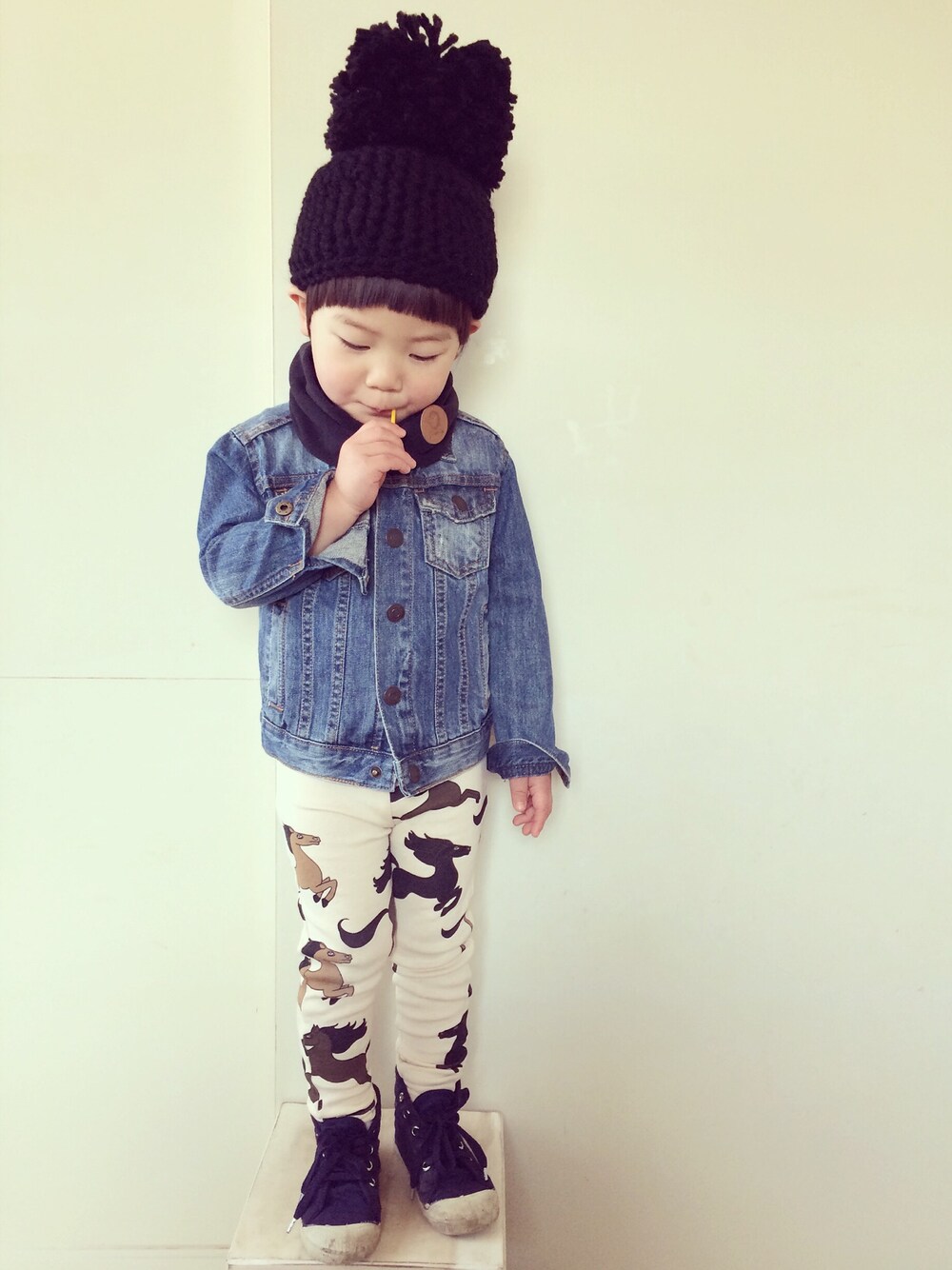 「Gジャン、レギンス、動物モチーフ、minirodini、ZARA」｜「ZARAのアイテム（デニムジャケット、ブルー系）」を使った、eightmaaanさん（キッズ・100cm）の冬コーディネートの1枚目の写真