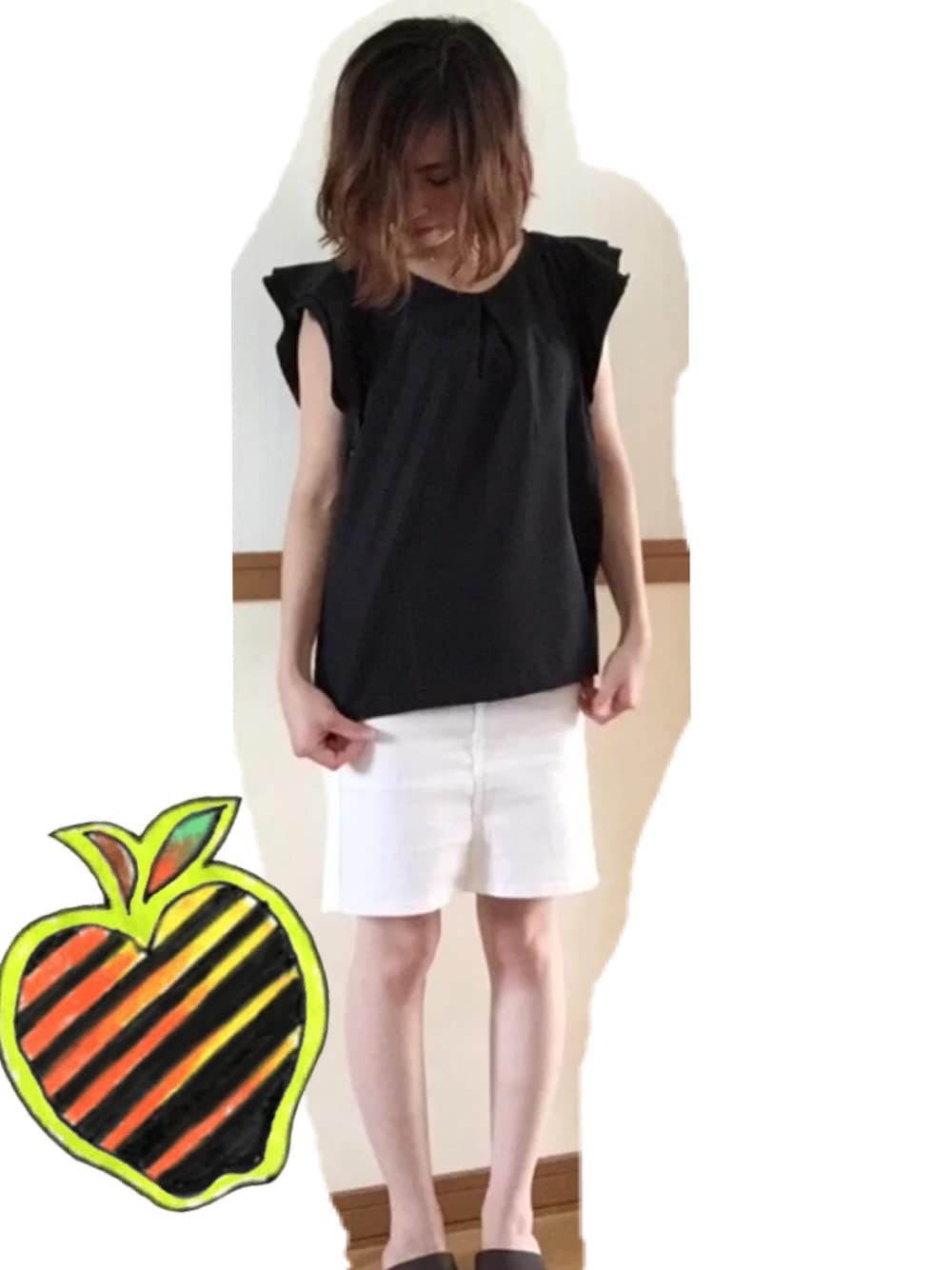 「ソデフリル、肩ハンガー」｜「B.L.U.Eのアイテム（Tシャツ/カットソー、ブラック系）」を使った、makiさん（レディース・151cm）の夏コーディネートの1枚目の写真