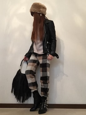 「フリンジバッグ」｜「アイテム（ライダースジャケット）」を使った、cheryさん（レディース・156cm）の冬コーディネート