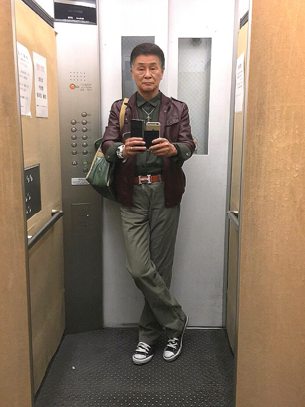 「グリーンコーデ、ライダースジャケット、コンバース オールスター」｜「CONVERSEのCONVERSE / LEA ALL STAR HI（スニーカー、ブラック系）」を使った、K-Kenji⚾️さん（メンズ・174cm）の春コーディネートの1枚目の写真