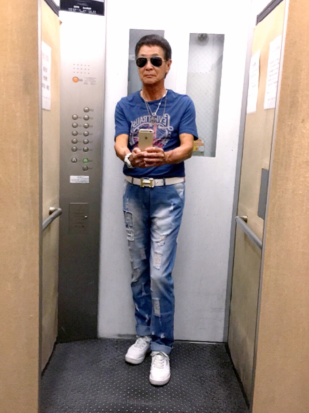 「クラッシュデニム、リーバイス」｜「Ｆactay Camdのアイテム（デニムパンツ、ブルー系）」を使った、K-Kenji⚾️さん（メンズ・174cm）の夏コーディネートの1枚目の写真