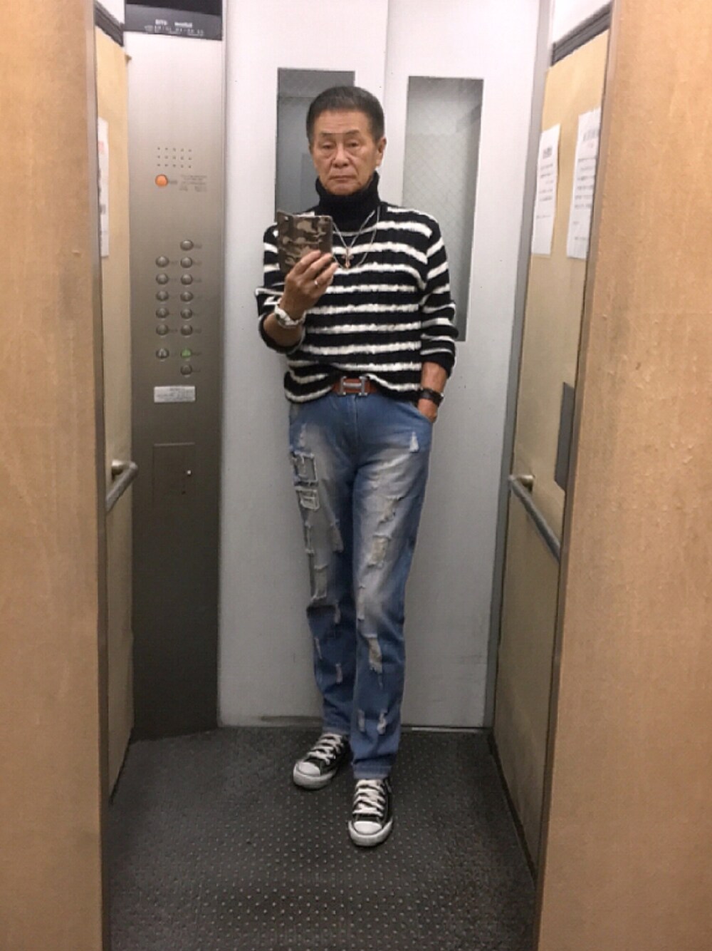 「ケーブル編みニット、クラッシュデニム」｜「Ｆactay Camdのアイテム（デニムパンツ、ブルー系）」を使った、K-Kenji⚾️さん（メンズ・174cm）の秋コーディネートの1枚目の写真