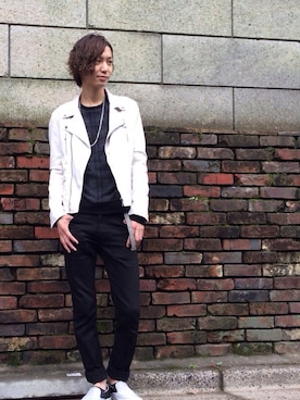 「TOPMAN（トップマン）のアイテム（スウェット）」を使った、砂川 航さん（メンズ・175cm）の秋コーディネート