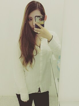 「AZUL by moussy（アズールバイマウジー）のアイテム（シャツ/ブラウス、ホワイト系）」を使った、nalu0325さん（レディース・160cm）の冬コーディネート
