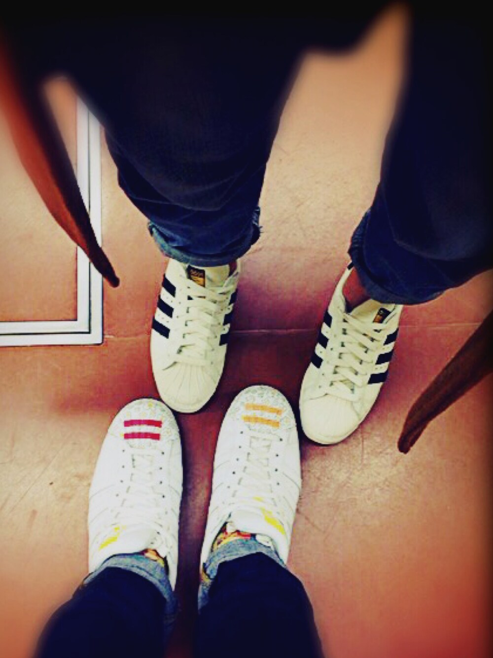 「adidas originals、スーパースター80's、ファレル・ウィリアムズ」｜「adidasのユニセックス アディダス スーパースター デラックス adidas SUPERSTAR 80s VINTAGE DX B25963（スニーカー、ホワイト系）」を使った、UsKさん（メンズ・175cm）の冬コーディネートの1枚目の写真