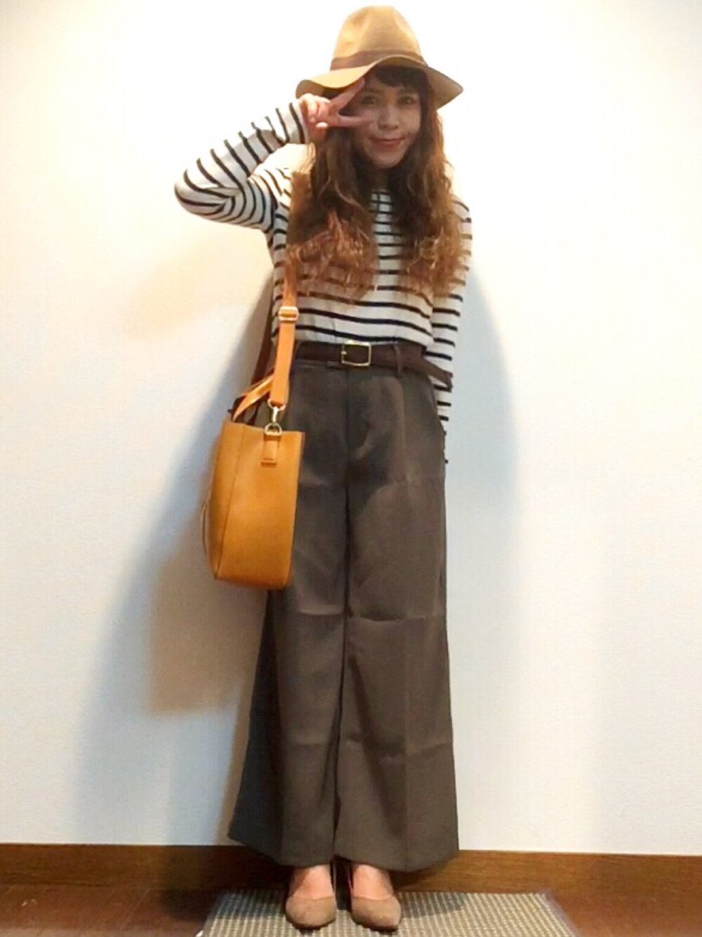 「ラブ＆ピース2015、フェルトハット、ワイドパンツ、ボーダー、GU、UNIQLO、秋服、プチプラコーデ、パンプス、チビーズ✳︎」｜「WEGOのWEGO/ フェルトツバ広ハット （ハット、イエロー系）」を使った、Rさん（レディース・152cm）の秋コーディネートの1枚目の写真