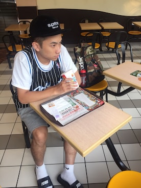 「F.C.R.B.（エフシーアールビー）のアイテム（その他シューズ）」を使った、田昌弘さん（メンズ・174cm）の夏コーディネート