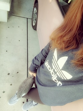 「アイテム（クラッチバッグ、グレー系）」を使った、ayamiさん（レディース・167cm）の冬コーディネート