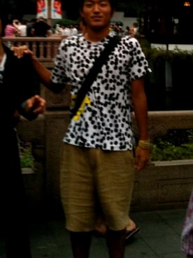 「COMME des GARCONS（コムデギャルソン）のアイテム（Tシャツ/カットソー、ホワイト系）」を使った、Hamamoto Keitaさん（メンズ・180cm）の冬コーディネート