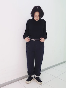 「スタッズベルト」｜「アイテム（スニーカー）」を使った、sayuri maedaさん（レディース・150cm）の冬コーディネート