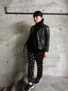 「黒タートルネック」｜「アイテム（その他シューズ）」を使った、sayuri maedaさん（レディース・150cm）の冬コーディネート