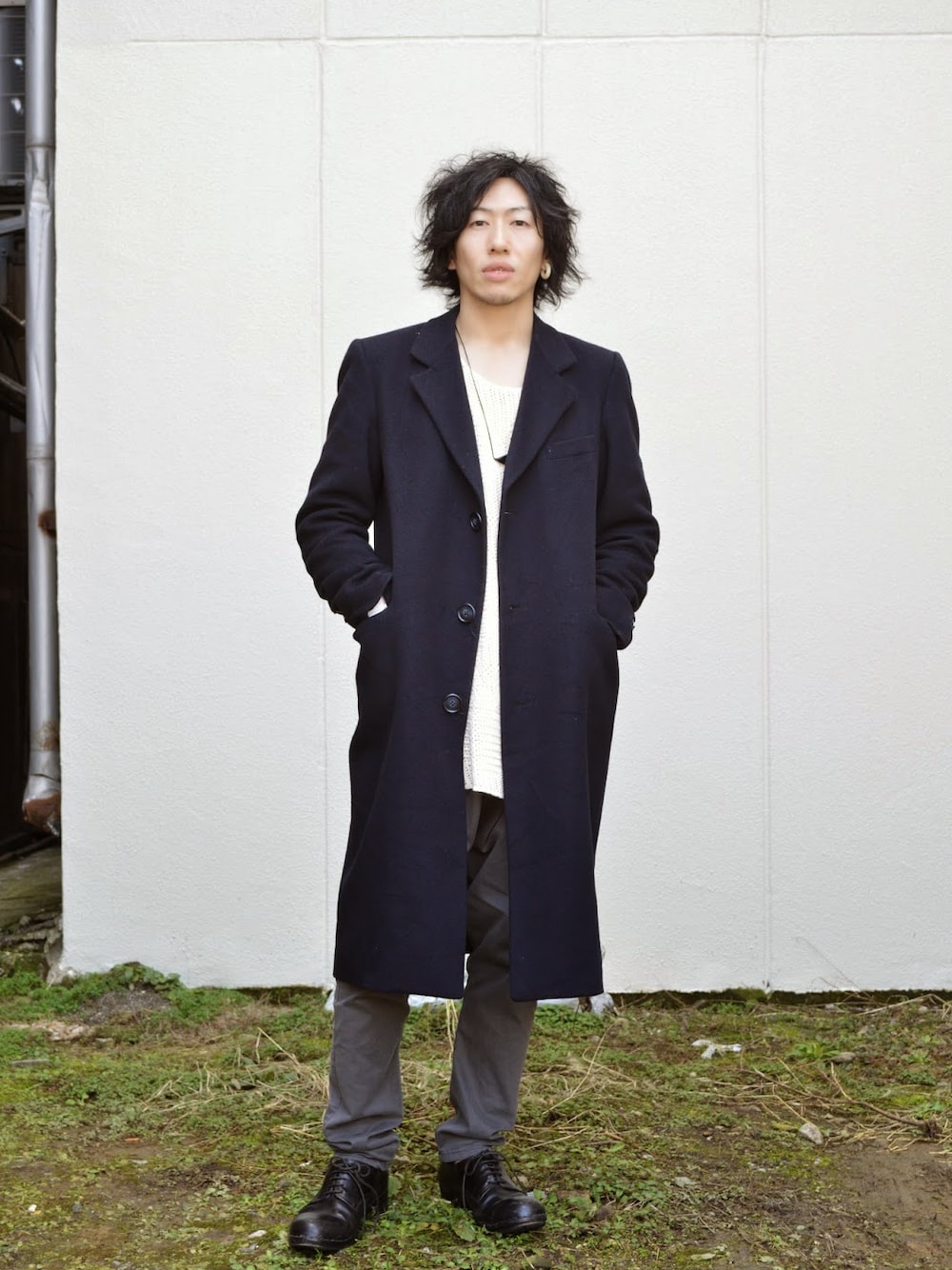 Yves Saint Laurentのチェスターコートを使った人気ファッション