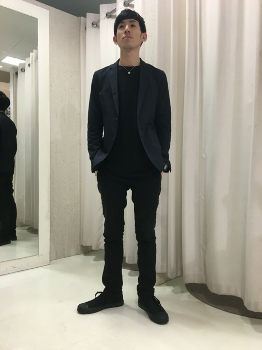 「ジャケット、コンバース、ブラック、シアサッカー」｜「MORGAN HOMMEのシアサッカージャケット（テーラードジャケット、ブルー系）」を使った、tsuru0913さん（メンズ・169cm）の夏コーディネートの1枚目の写真
