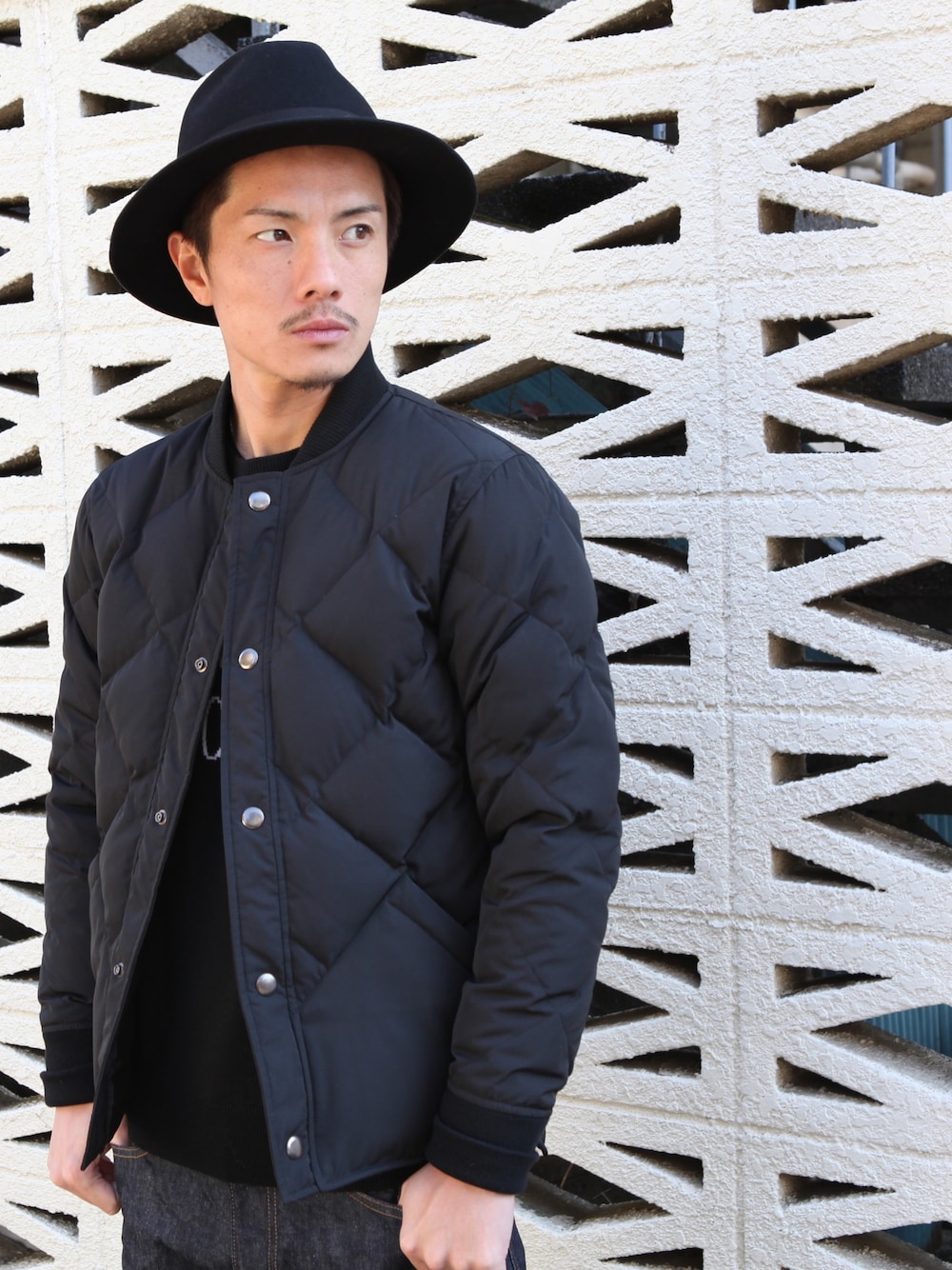 「クライミー　　、crimie 」｜「CRIMIEの中折れハット（ハット、ブラック系）」を使った、TANAKA (GARDEN CREW)さん（メンズ・173cm）の冬コーディネートの1枚目の写真
