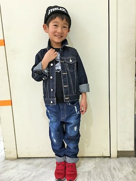 「アイテム（デニムジャケット）」を使った、akkunさん（キッズ・122cm）の春コーディネート