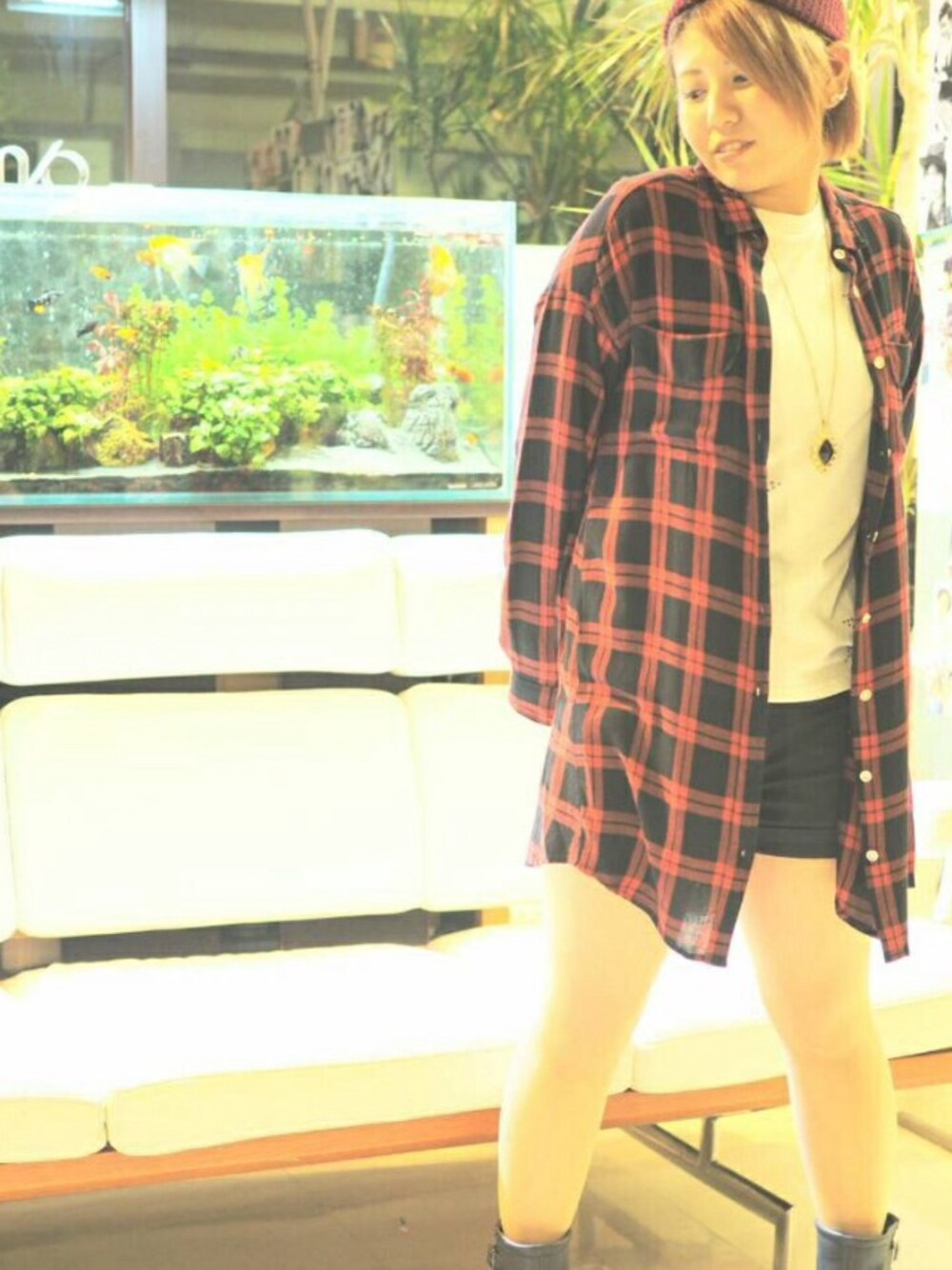 「GUのアイテム（シャツ/ブラウス、レッド系）」を使った、渡辺 奈緒美さん（レディース・154cm）の秋コーディネートの1枚目の写真