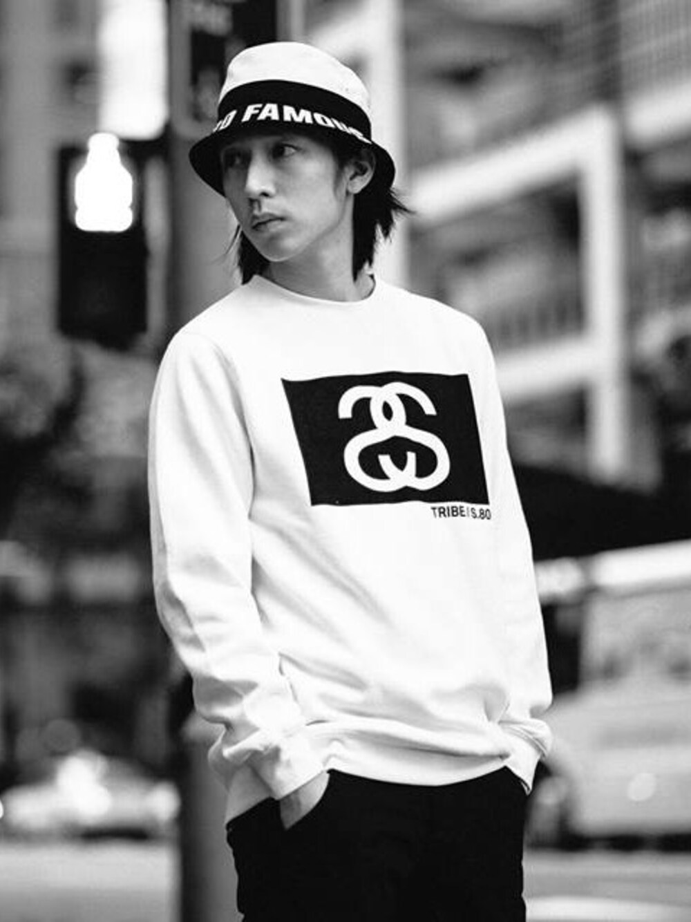 「stussy、supreme、PUBLISH、world famous」｜「STUSSYのアイテム（その他トップス、ホワイト系）」を使った、SunnySashaSunさん（メンズ・175cm）の秋コーディネートの1枚目の写真