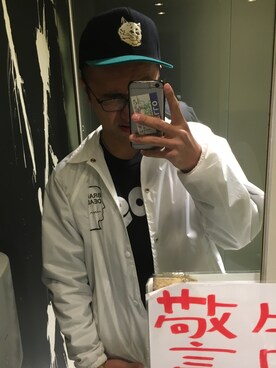 「RIPNDIP（リップンディップ）のアイテム（キャップ）」を使った、クリスさん（メンズ・175cm）の冬コーディネート