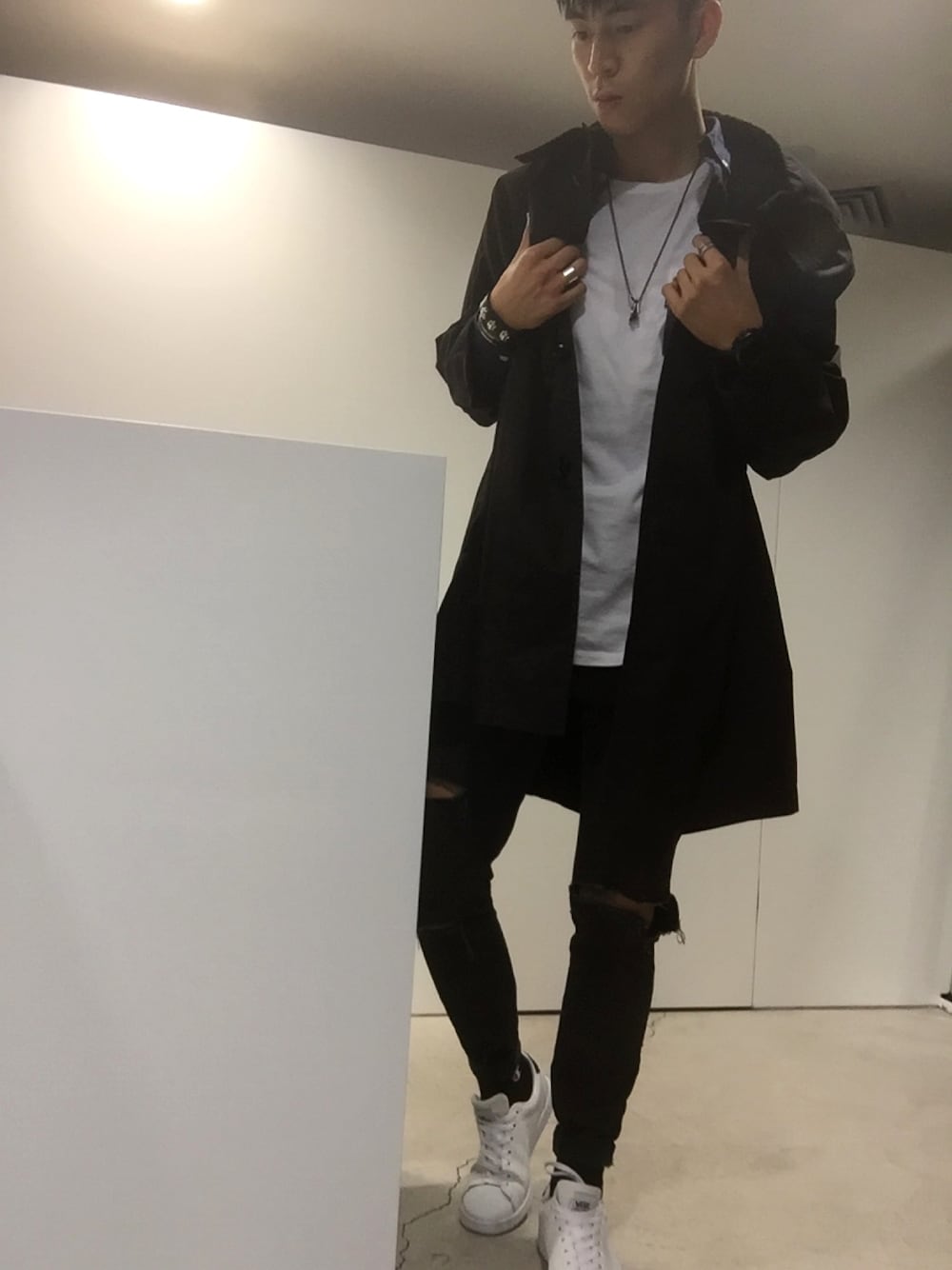 「Y'sのアイテム（ダウンジャケット/コート、ブラック系）」を使った、禧禧少さん（メンズ・180cm）の夏コーディネートの1枚目の写真